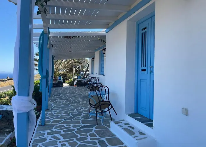 Mihaela Sifnos Faros
