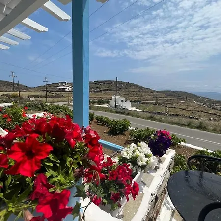 Mihaela Sifnos Faros